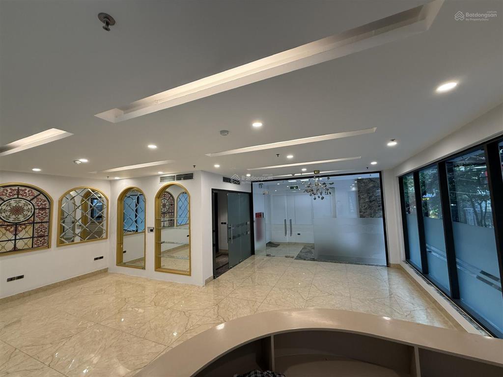 Nhà riêng cho thuê 3 tầng phù hợp văn phòng, spa, studio số 6 ngõ 68 ngụy như kon tum, thanh xuân