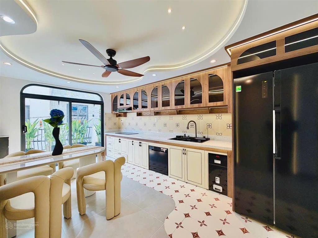 Nhà mới thiết kế hiện đại lò gốm, 60m2, 5 tầng đúc, 4 pn 4wc có sân thượng, hẻm 6m xe tải tới cửa