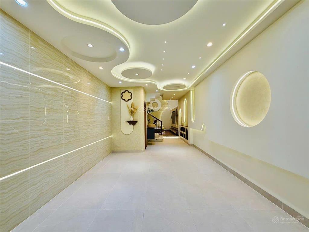 Nhà mới thiết kế hiện đại lò gốm, 60m2, 5 tầng đúc, 4 pn 4wc có sân thượng, hẻm 6m xe tải tới cửa