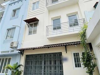 Bề ngang 7m hxh phan xích long. p2. quận phú nhuận . 7.5 x 8m. 4 lầu. giá 10.9 tỷ tl