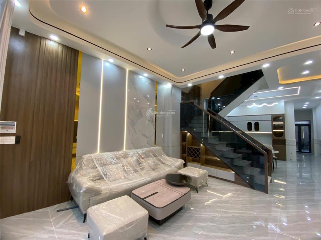 Mua nhà mới to hơn nên cần bán nhà này.nhà xây mới đúc thật