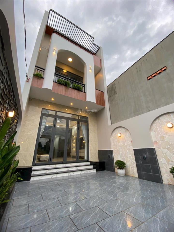 Mua nhà mới to hơn nên cần bán nhà này.nhà xây mới đúc thật