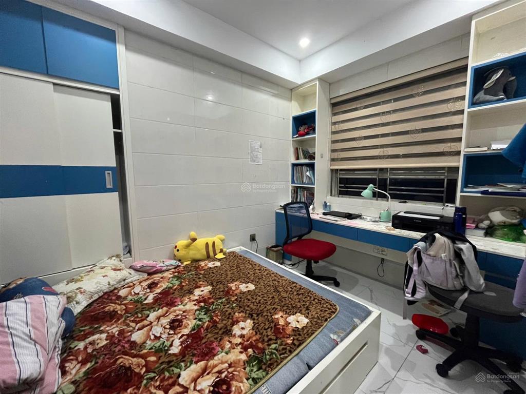 Giá tốt nhất 4,150tỷ  căn góc  view hồ  83m2  3 ngủ + 2 wc  nội thất full xịn  hh1 linh đàm