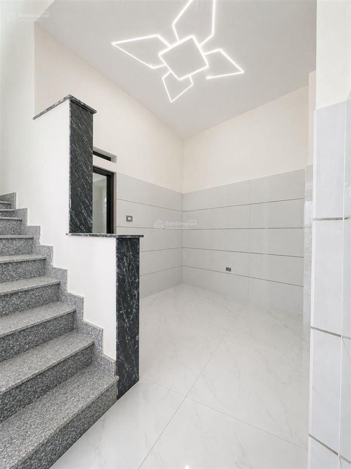 Bán nhà đẹp  chỉ 3.x tỷ  nhà 2 tầng, dt 32m  khu gò xoài  nhà mới keng