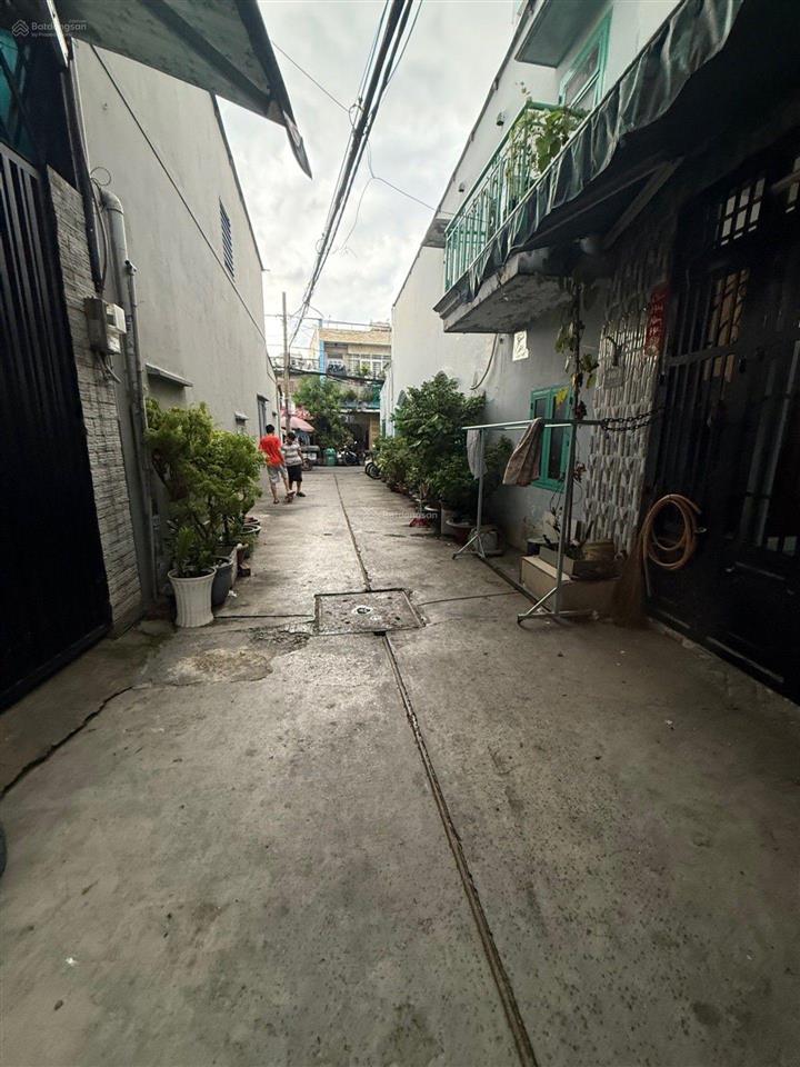 Bán nhà đẹp  chỉ 3.x tỷ  nhà 2 tầng, dt 32m  khu gò xoài  nhà mới keng
