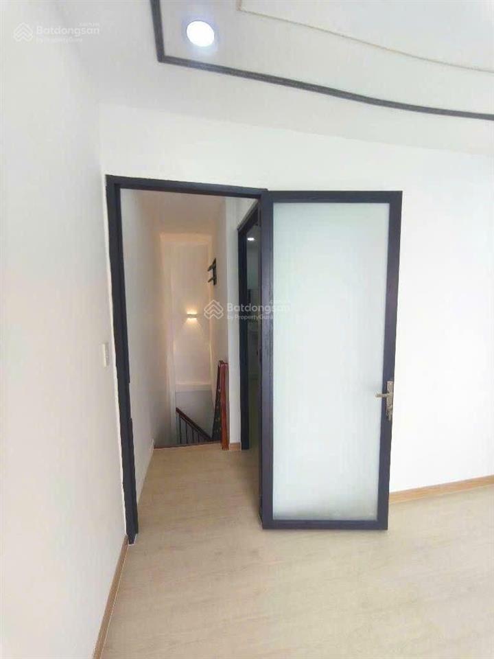 Nhà 2 lầu mới xây đường số 5, dt 25m và vào ở ngay  hẻm oto  giáp tân phú  giá nhỉnh 3 tỷ