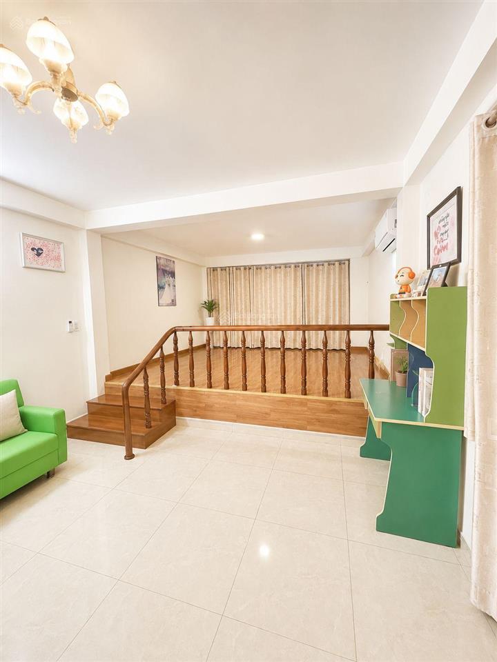Bán nhà chiến lược, dt 4x14, 3 tầng giá nhỉnh 3 tỷ  hxh  gần aeon bình tân