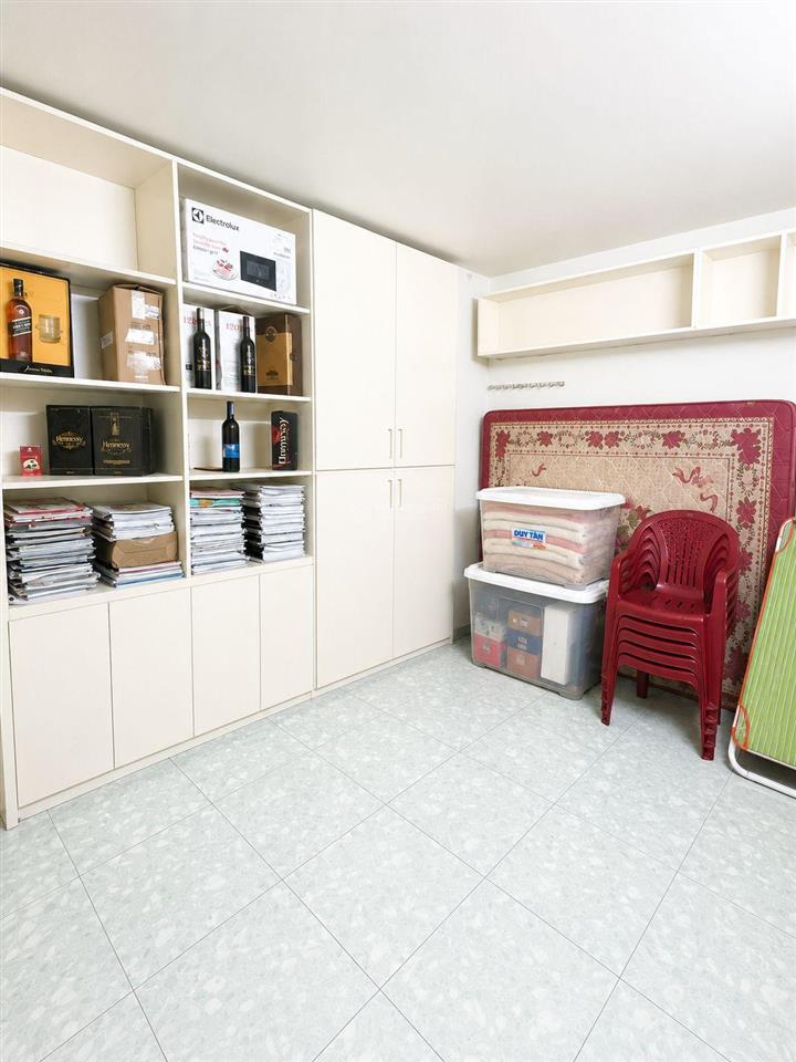 Bán nhà chiến lược, dt 4x14, 3 tầng giá nhỉnh 3 tỷ  hxh  gần aeon bình tân