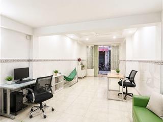 Bán nhà chiến lược, dt 4x14, 3 tầng giá nhỉnh 3 tỷ  hxh  gần aeon bình tân