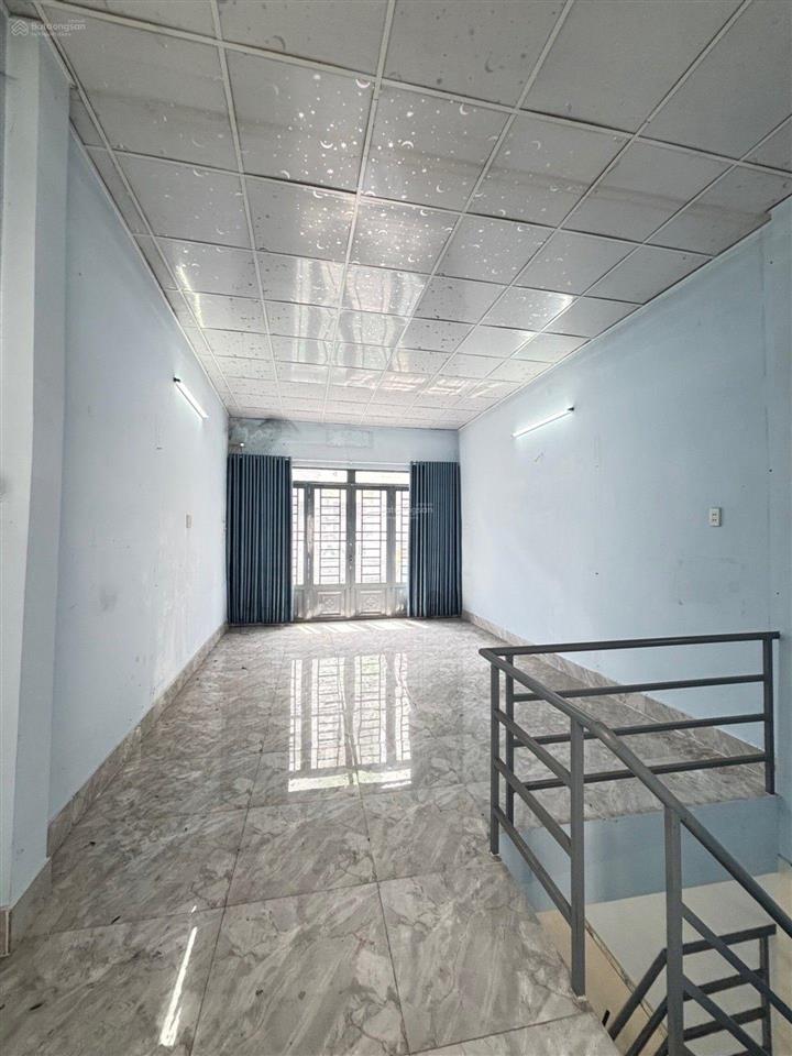 Bán nhà mt khuông việt dt 34m, gần đầm sen đang cho thuê 10tr/tháng giá nhỉnh 4 tỷ