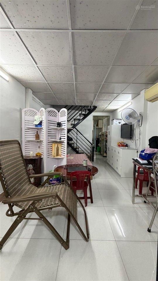 Bán nhà lũy bán bích, dt 32m, 2 tầng hxh 3m, nhà đẹp giá nhỉnh 3 tỷ