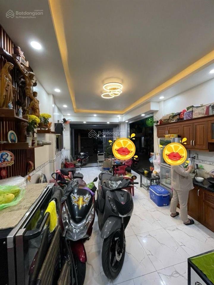 Nhà lô góc 2 mặt tiền ngay sát đường lũy bán bích  xe hơi vô nhà nhỉnh 5 tỷ