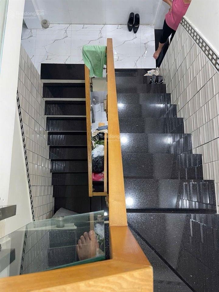 Nhà lô góc 2 mặt tiền ngay sát đường lũy bán bích  xe hơi vô nhà nhỉnh 5 tỷ