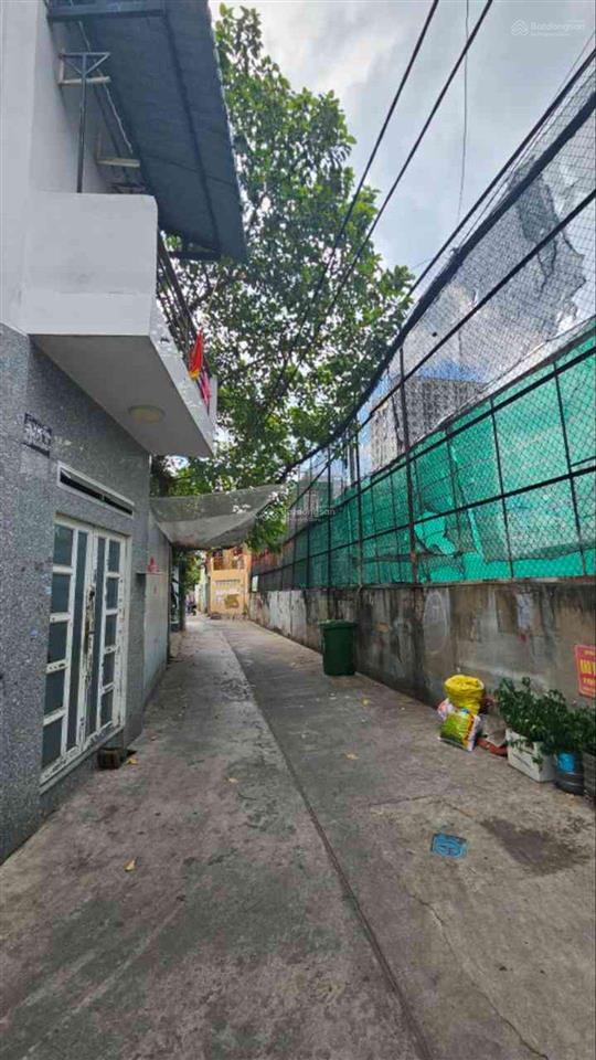 Bán nhà dt 14m², 3 tầng  hxh  thông hòa bình  lũy bán bích  giá nhỉnh 1,9999 tỷ