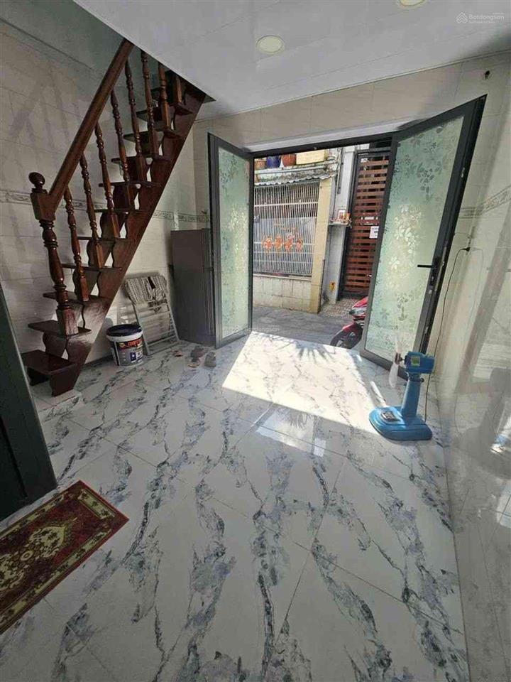 Bán nhà dt 14m², 3 tầng  hxh  thông hòa bình  lũy bán bích  giá nhỉnh 1,9999 tỷ