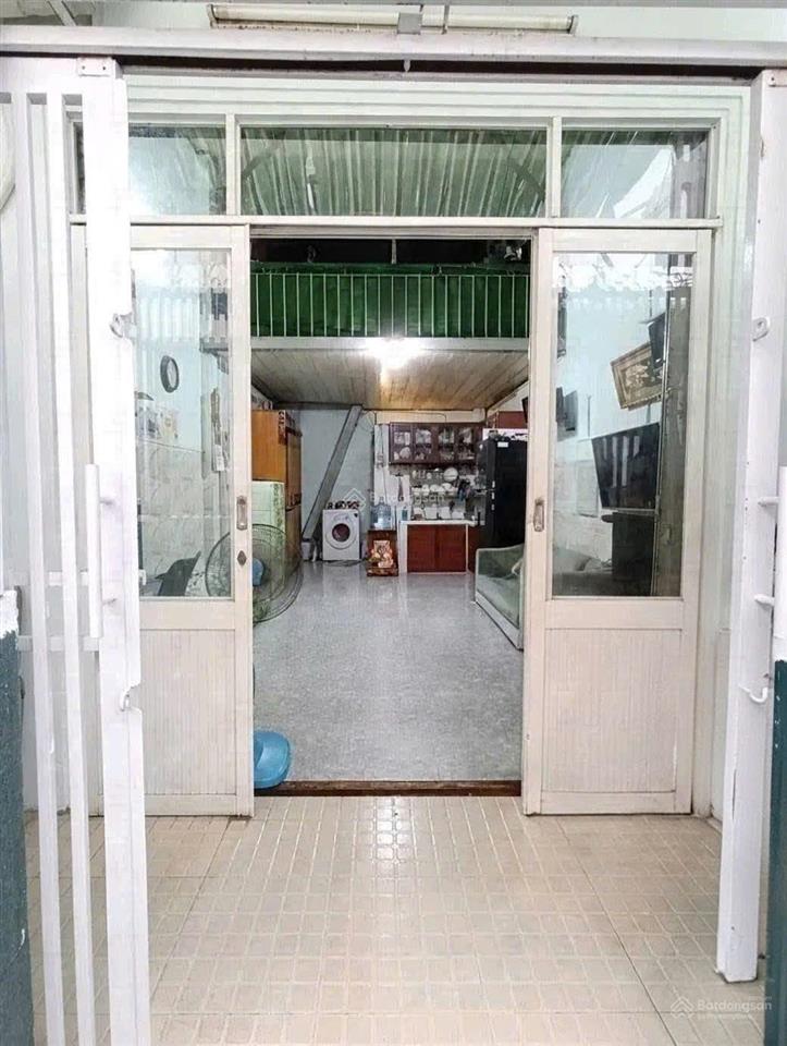 Đổi nhà lớn hơn nên bán nhà riêng đường hương lộ 2, bình trị đông 3,4 tỷ 30,5 m2 shr