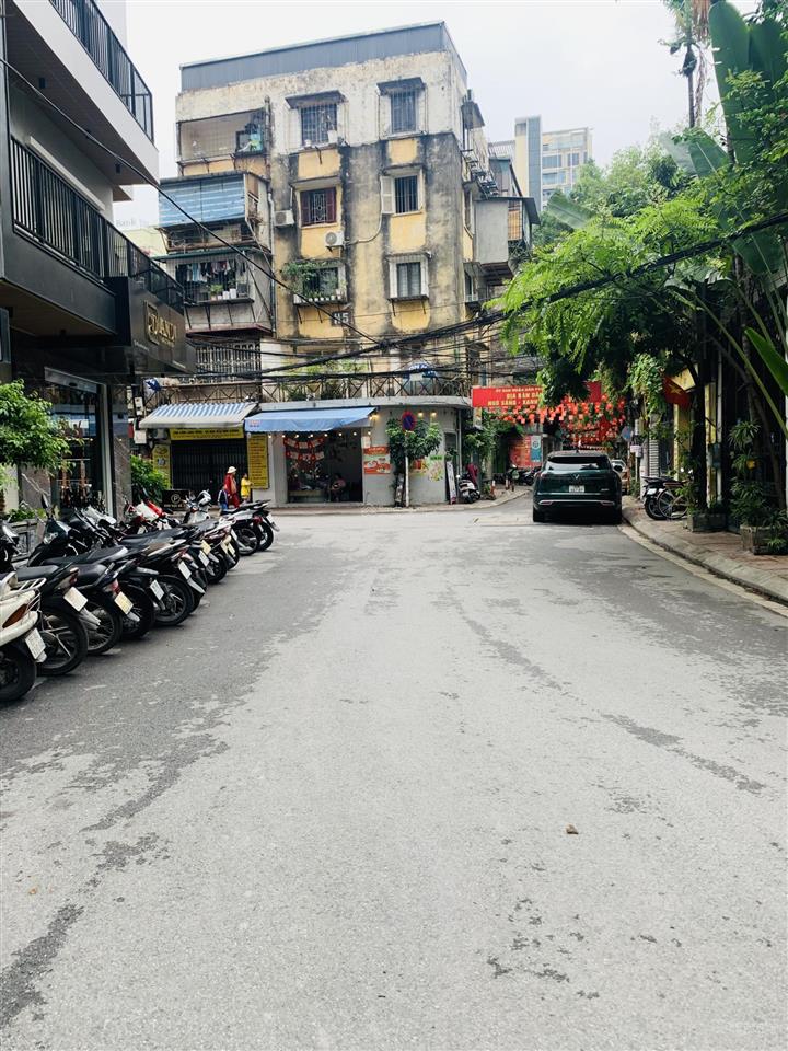Bán nhà tập thể tầng 1 láng hạ. 2 thoáng trước sau. ô tô tránh vỉa hè. 70m2, 3 ngủ, kinh doanh đỉnh