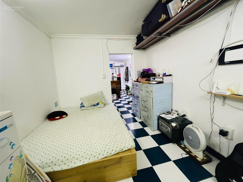 Bán nhà tập thể tầng 1 láng hạ. 2 thoáng trước sau. ô tô tránh vỉa hè. 70m2, 3 ngủ, kinh doanh đỉnh