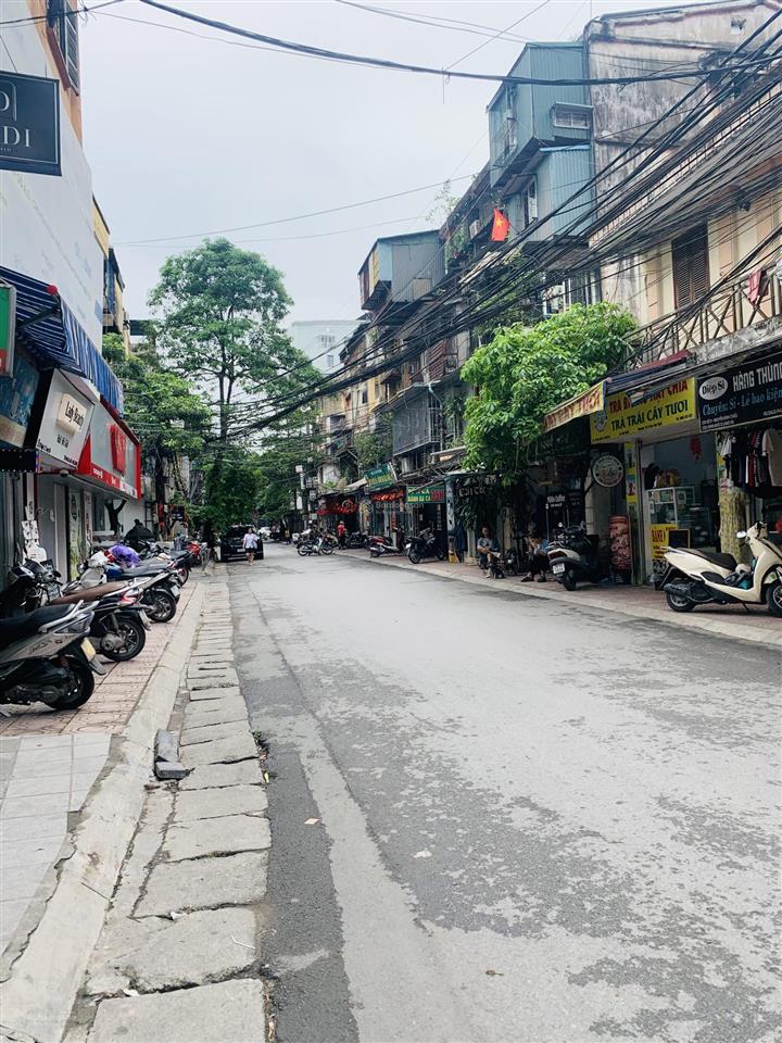 Bán nhà tập thể tầng 1 láng hạ. 2 thoáng trước sau. ô tô tránh vỉa hè. 70m2, 3 ngủ, kinh doanh đỉnh