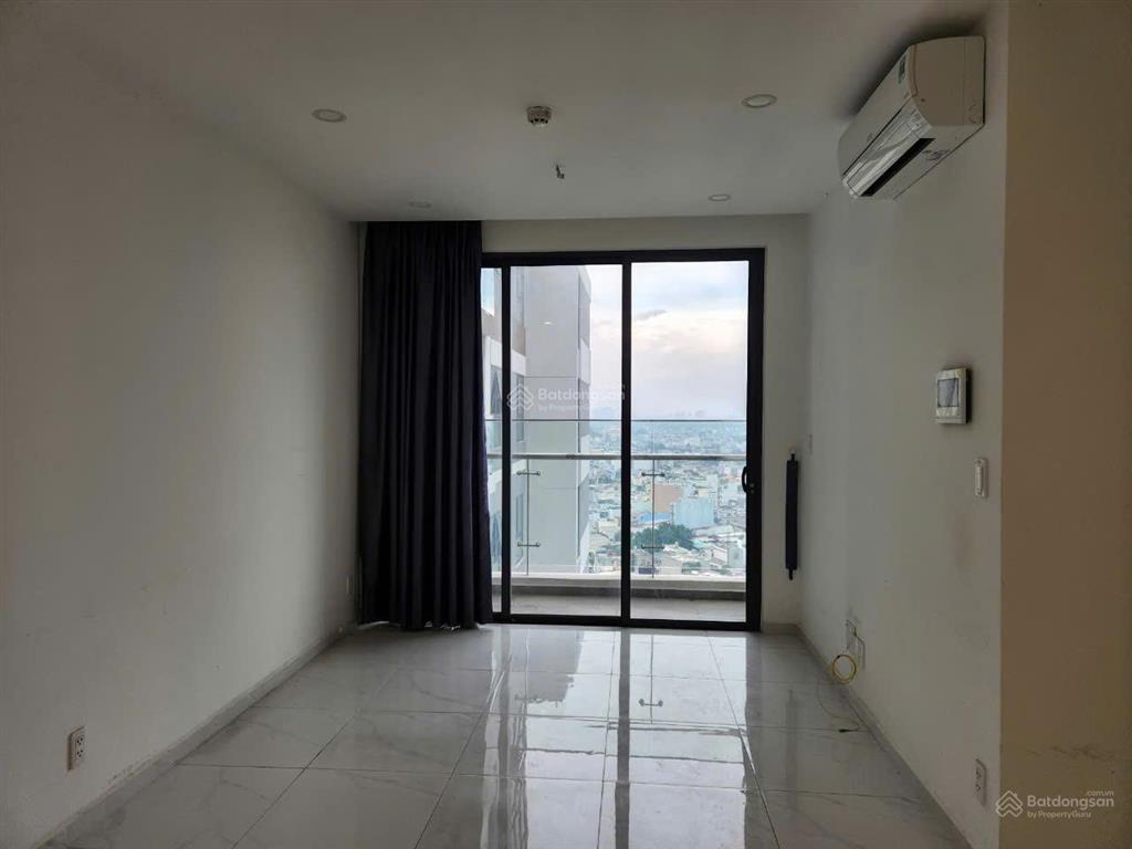 14 triệu cho thuê 2pn tầng cao view sông hướng đông nam