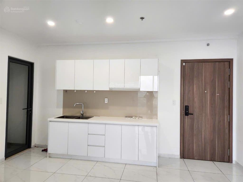14 triệu cho thuê 2pn tầng cao view sông hướng đông nam