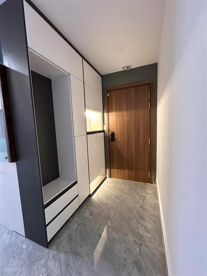 Căn hộ 2pn đẹp như khách sạn view sông, chỉ xách vali vào ở