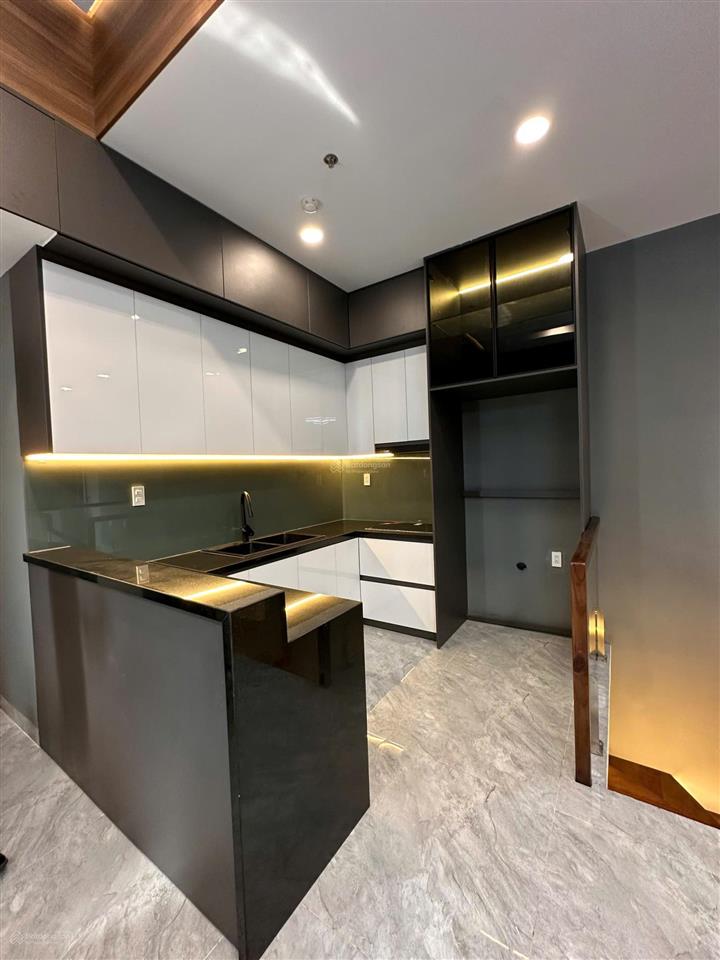 Căn hộ 2pn đẹp như khách sạn view sông, chỉ xách vali vào ở