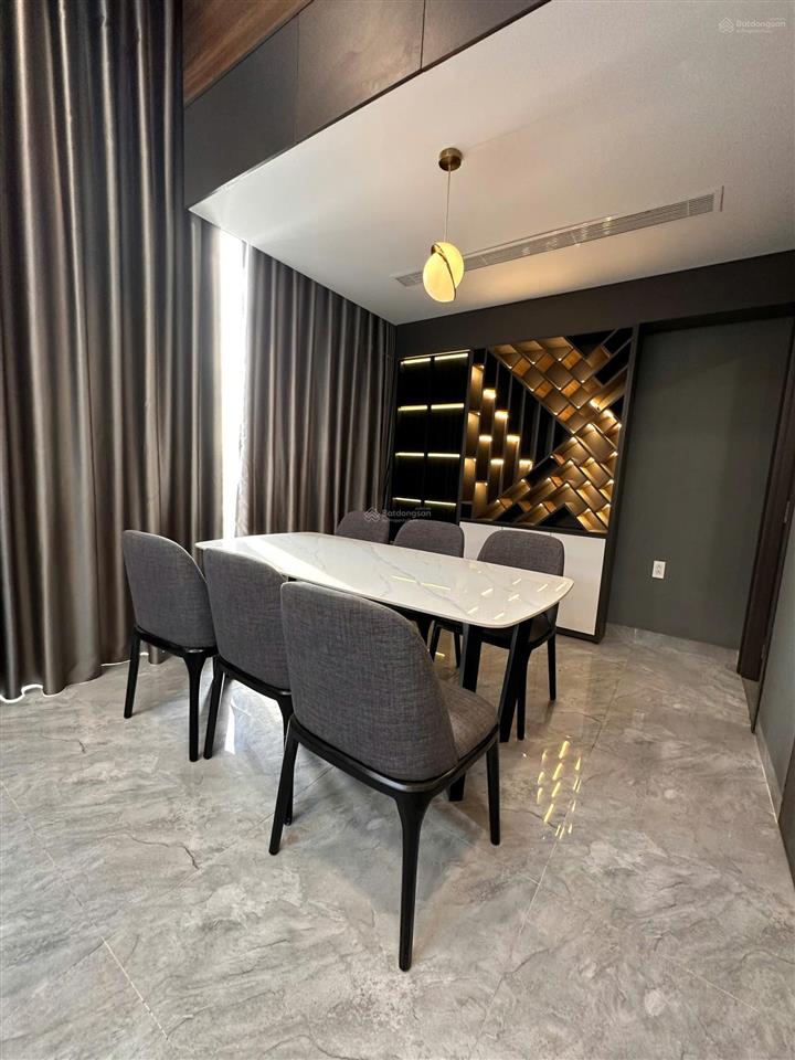Căn hộ 2pn đẹp như khách sạn view sông, chỉ xách vali vào ở
