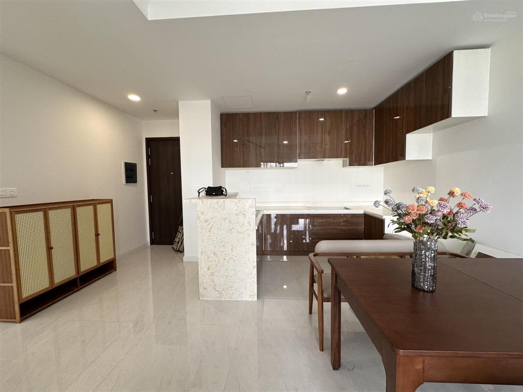 Cho thuê căn hộ 70m2 đầy đủ nội thất mới 100% tầng cao | 18 triệu/th