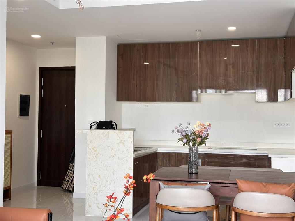 Cho thuê căn hộ 70m2 đầy đủ nội thất mới 100% tầng cao | 18 triệu/th