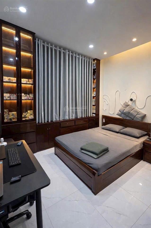 Bán nhà sát bên vạn phúc city, đường 5m xe hơi vào nhà, dt 65m2 5x15 3pn cách 500m ra quốc lộ 13