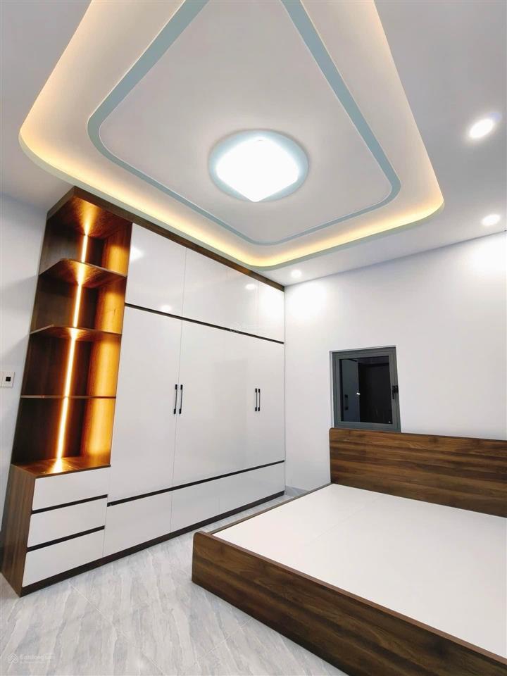 **nhà đẹp gần chợ đầu mối  full nội thất di chuyển đường lớn cực tiện**