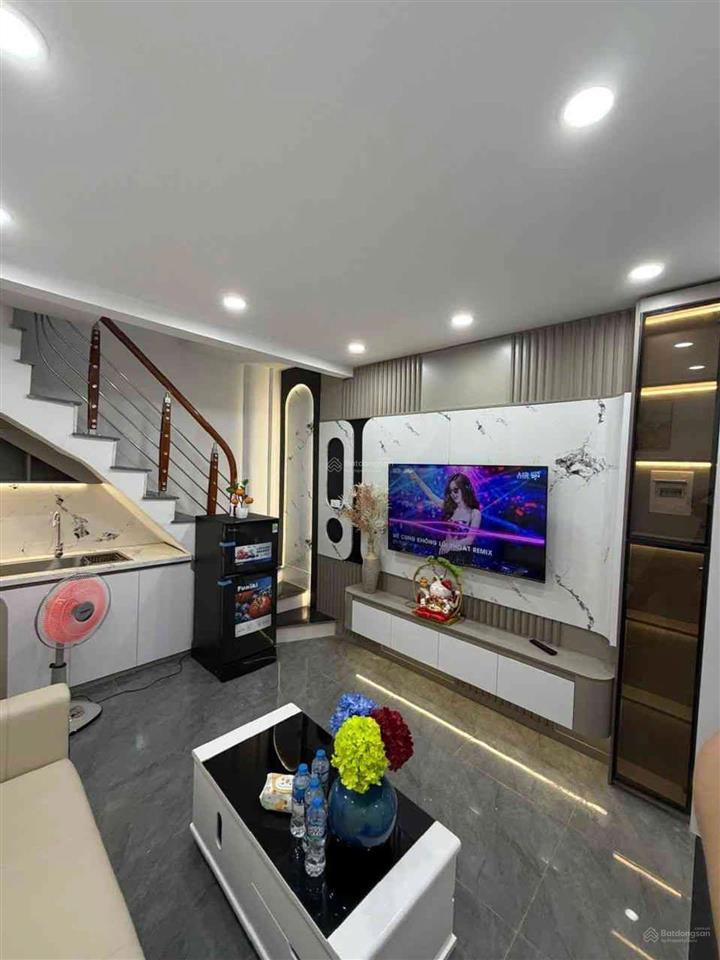 Chỉ hơn 3 tỷ sở hữu ngay nhà ở trung tâm hai bà trưng, thoáng sáng, ở ngay