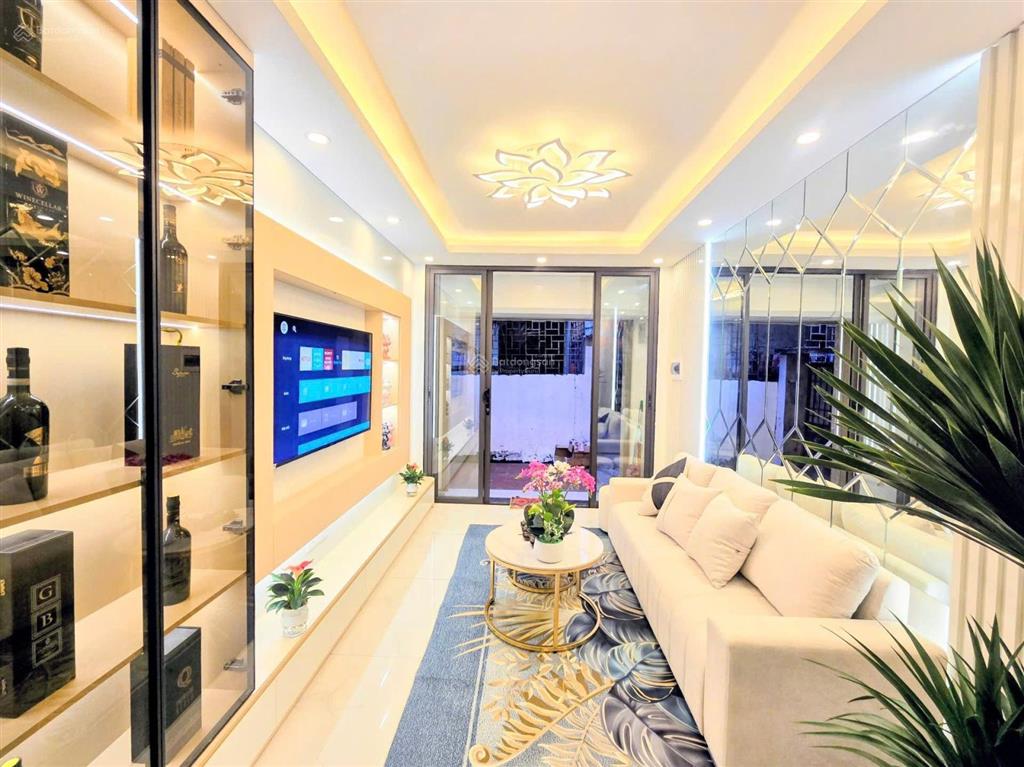 Chính chủ bán gấp nhà mới sát phố  gần ô tô  full nội thất