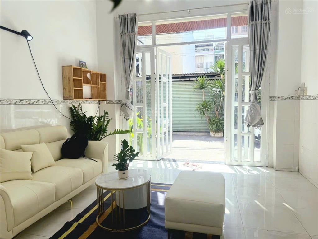 Nhà 3 tầng ,khu phân lô đồng bộ ,ngay chung cư 4s ,50m2 ,3pn ,hẻm xe hơi thông , nhỉnh 6 tỷ