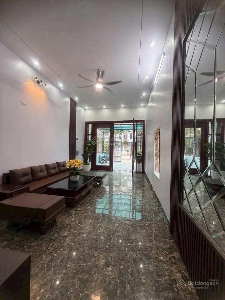 Nhà 3 tầng ,ngay kha vạn cân ,80m2,4pn ,sân đậu xe hơi ,thiết kế cổ điển ,full nội thất ,nhỉnh 7tỷ