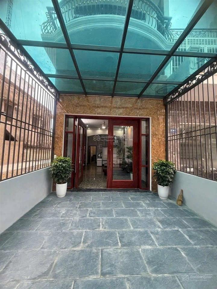 Nhà 3 tầng ,ngay kha vạn cân ,80m2,4pn ,sân đậu xe hơi ,thiết kế cổ điển ,full nội thất ,nhỉnh 7tỷ