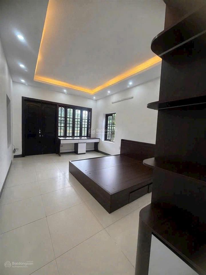 Nhà 3 tầng ,ngay kha vạn cân ,80m2,4pn ,sân đậu xe hơi ,thiết kế cổ điển ,full nội thất ,nhỉnh 7tỷ