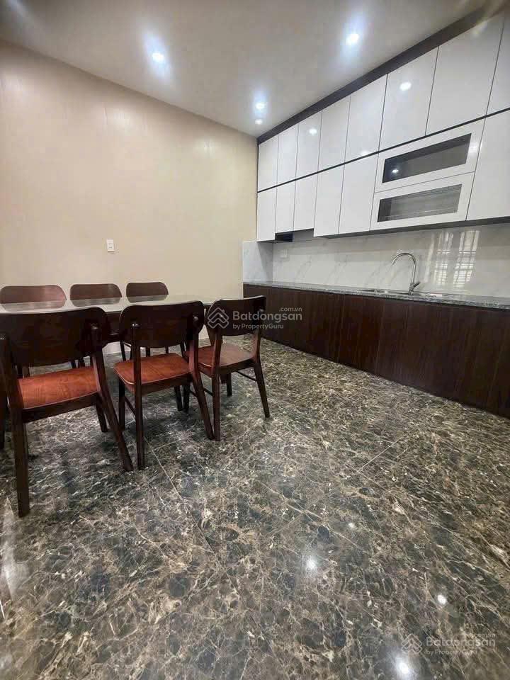 Nhà 3 tầng ,ngay kha vạn cân ,80m2,4pn ,sân đậu xe hơi ,thiết kế cổ điển ,full nội thất ,nhỉnh 7tỷ