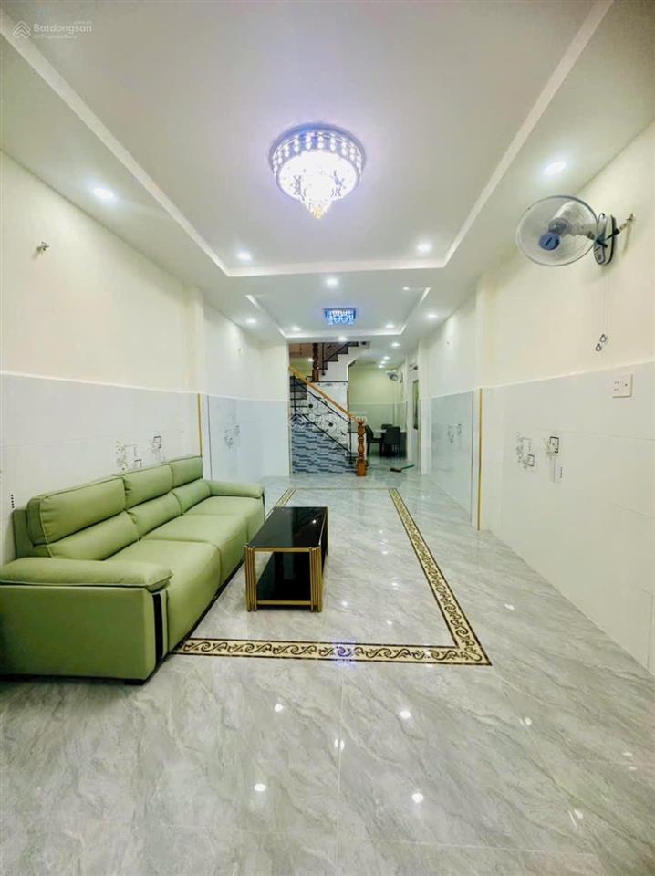 Dt 52 m giá chỉ 11.8 tỷđủờng cộng hoàtân bình nhựa 6 m thông 5 tầng btct.