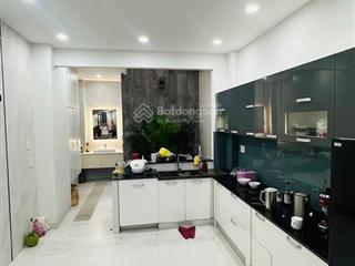 Nhà bàn gần cộng hoà p13 tân bình dt 91m2 hẻm xe hơi ! xe hơi ngủ trong nhà !