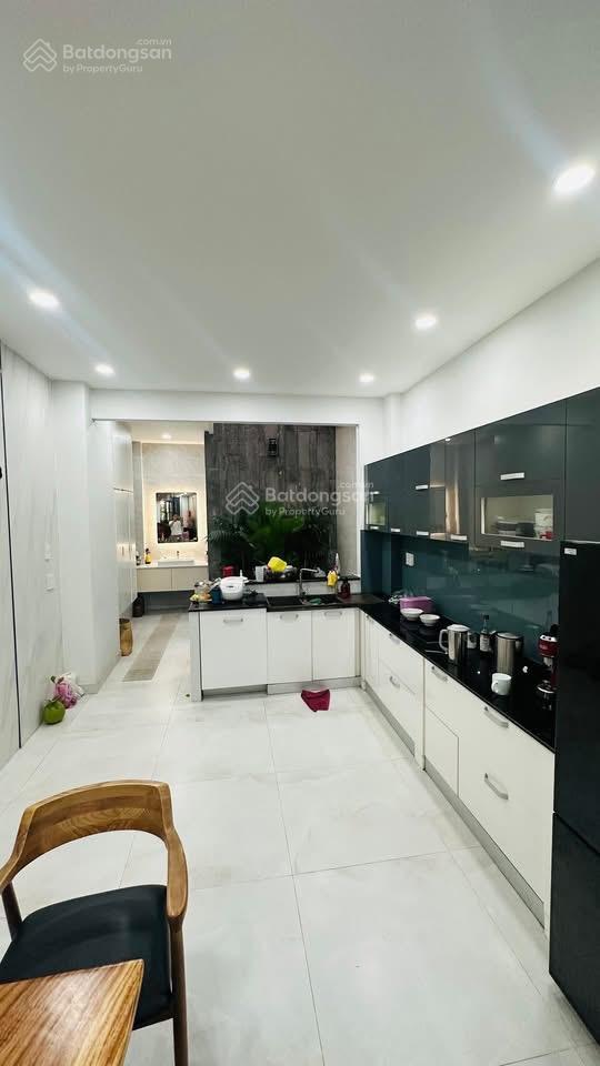 Hẻm nhựa 6m khu phân lô k300  ~100m2  3 tầng  ô tô ngủ trong nhà  vuông vắn chỉ 120tr/m2.