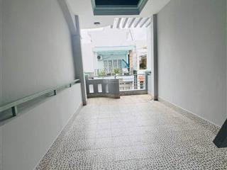 Nhà bán đường hồng đào  hẻm xe hơi  dt 37m²  4 pn