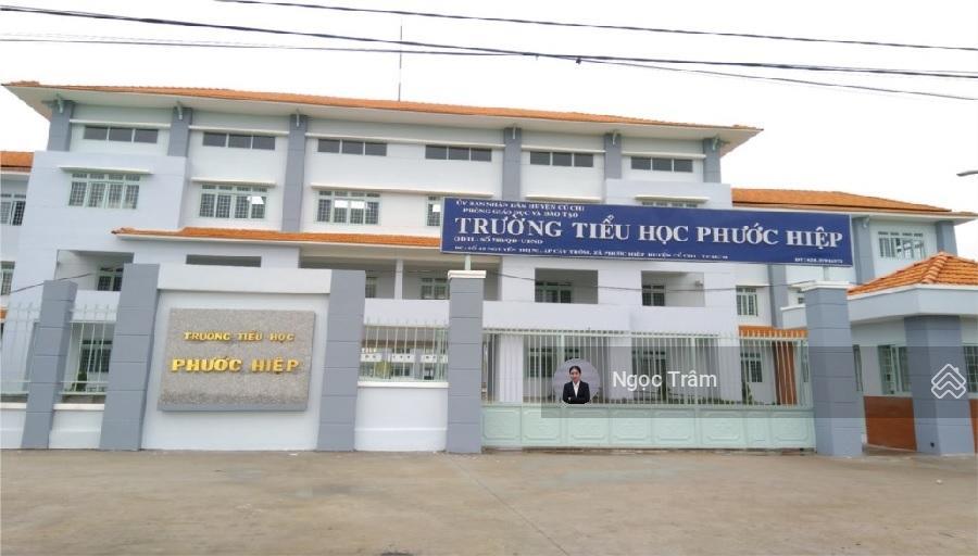 Ra đi nhanh lô đất 135m2 giá 900 triệu sổ hồng riêng đường nguyễn thị ni xã tân hiệp huyện củ chi