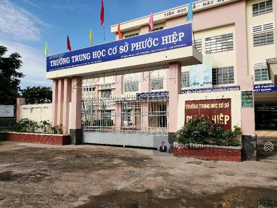 Ra đi nhanh lô đất 135m2 giá 900 triệu sổ hồng riêng đường nguyễn thị ni xã tân hiệp huyện củ chi
