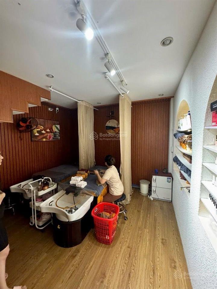 Bán nhà mặt tiền kinh doanh p. tân phú q7  5 tầng  đang thu 25tr/tháng
