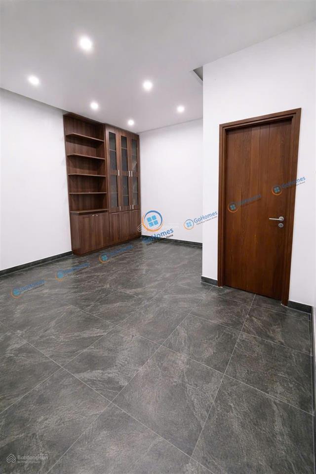 Cho thuê nhà 5 tầng mặt tiền nguyễn phước lan, có thang máy