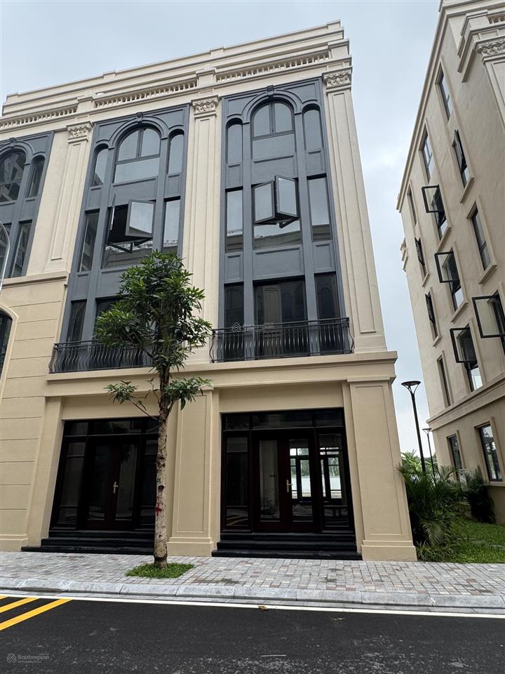 Bán mặt phố tại vinhomes global gate, đối diện chung cư 42 tỷ, 93.6m2