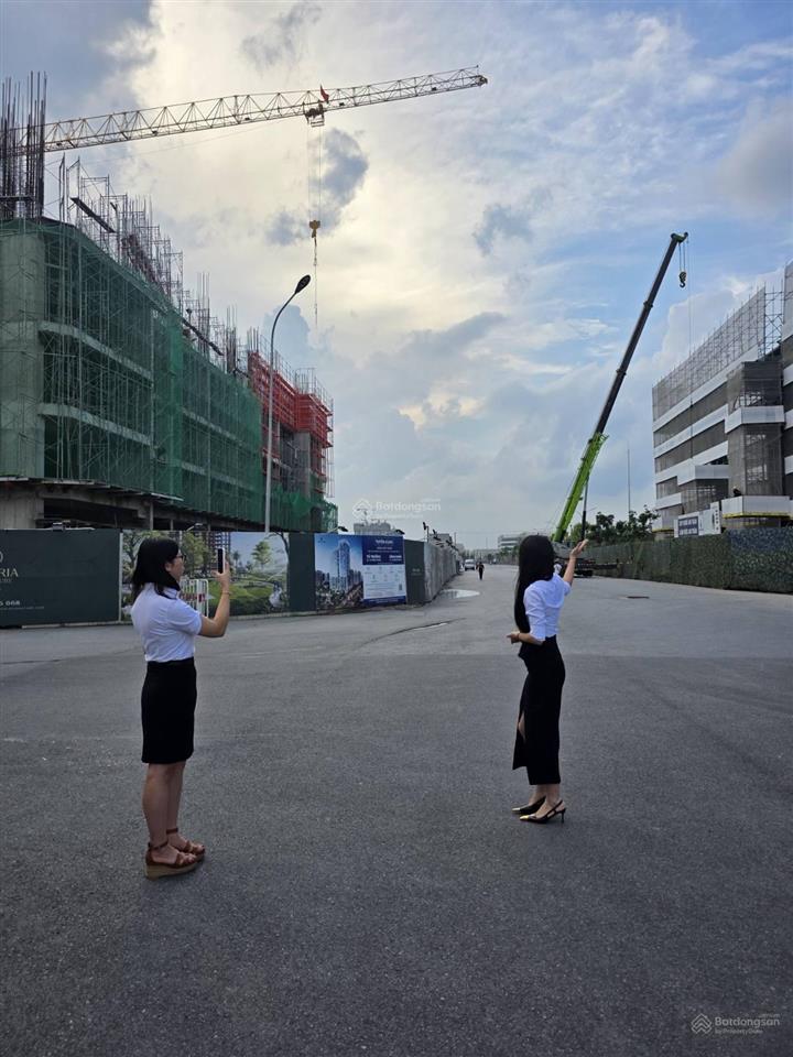 Bán nhà phố cổ loa, 18 tỷ vnd, 90 m2,đối diện 3 toà chung cư mik