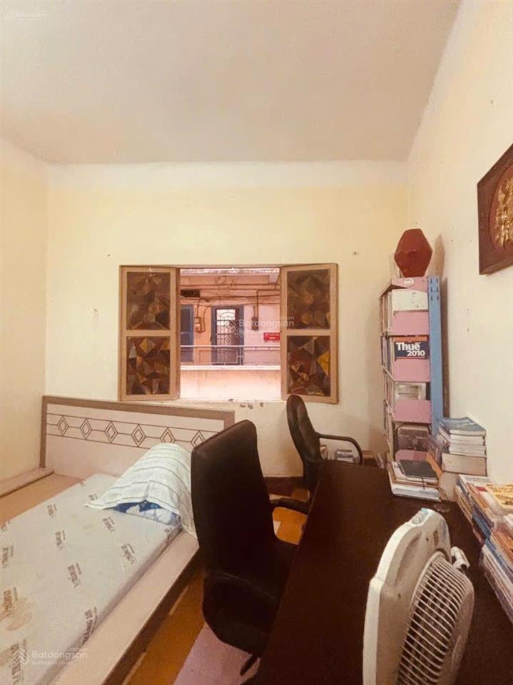 Bán căn hộ chung cư 134 trần hưng đạo, tt quận 1, 28m²  có thang máy  2,4 tỷ (thương lượng)